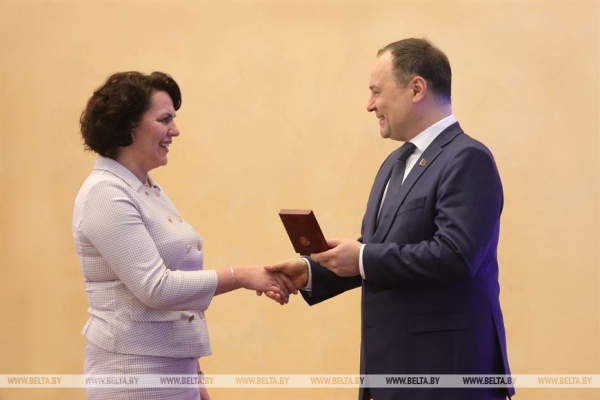 "Это люди исключительного трудолюбия и ответственности". Премьер Беларуси вручил госнаграды "Это люди исключительного трудолюбия и ответственности". Премьер Беларуси вручил госнаграды