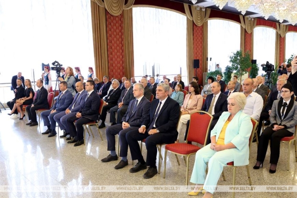 Головченко вручил государственные награды представителям различных сфер Головченко вручил государственные награды представителям различных сфер