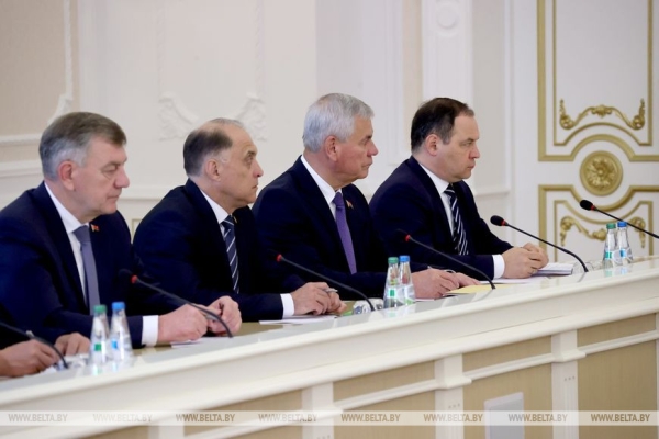 Лукашенко провел совещание по вопросам совершенствования кадровой политики Лукашенко провел совещание по вопросам совершенствования кадровой политики