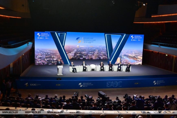 "Не можем и не должны отстать!" Все подробности программного выступления Лукашенко на Евразийском форуме