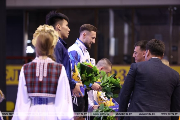 Белорусский штангист Геннадий Лаптев стал чемпионом II Игр стран СНГ Белорусский штангист Геннадий Лаптев стал чемпионом II Игр стран СНГ