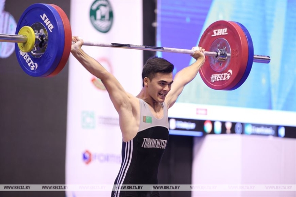Белорусский штангист Геннадий Лаптев стал чемпионом II Игр стран СНГ Белорусский штангист Геннадий Лаптев стал чемпионом II Игр стран СНГ