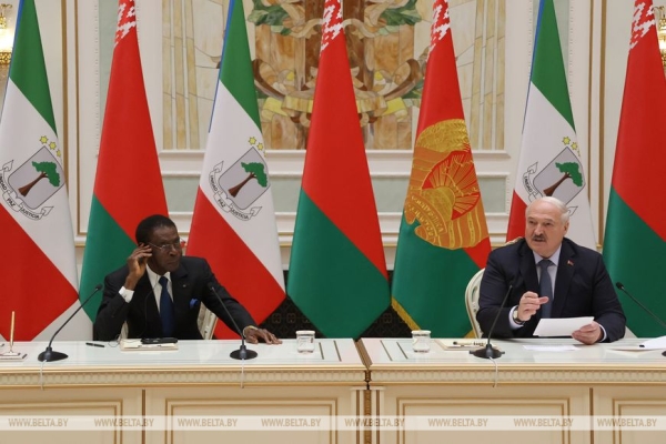 Реновация в свиноводстве, открытые сердца для Африки, планы с Узбекистаном и первая красавица. Итоги недели Президента Реновация в свиноводстве, открытые сердца для Африки, планы с Узбекистаном и первая красавица. Итоги недели Президента