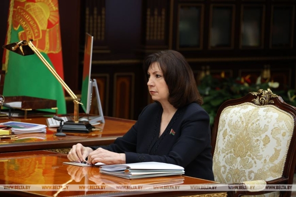 Законотворчество, работа с населением и выборы. Лукашенко провел встречу с главой Совета Республики Законотворчество, работа с населением и выборы. Лукашенко провел встречу с главой Совета Республики