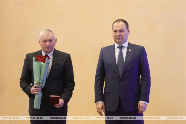 "Это люди исключительного трудолюбия и ответственности". Премьер Беларуси вручил госнаграды "Это люди исключительного трудолюбия и ответственности". Премьер Беларуси вручил госнаграды