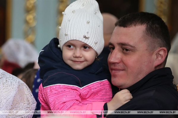 Российский "зонтик", новая страница в IT, первая леди и свечка с земляками. Итоги предпасхальной недели Президента Российский "зонтик", новая страница в IT, первая леди и свечка с земляками. Итоги предпасхальной недели Президента