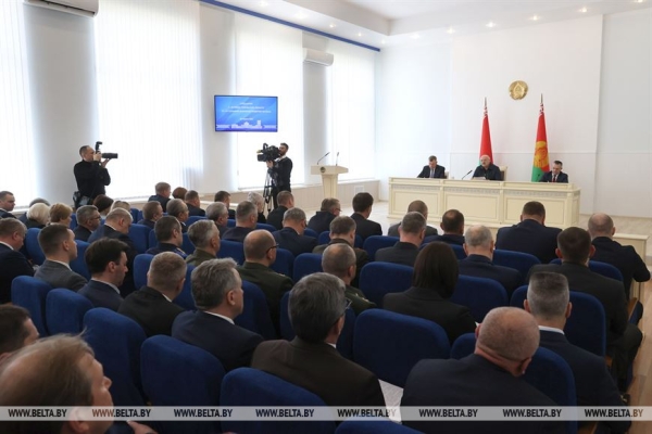 Неожиданный приезд в Гродно, эксперименты на полях и программа действий для страны. Итоги региональной недели Президента Неожиданный приезд в Гродно, эксперименты на полях и программа действий для страны. Итоги региональной недели Президента