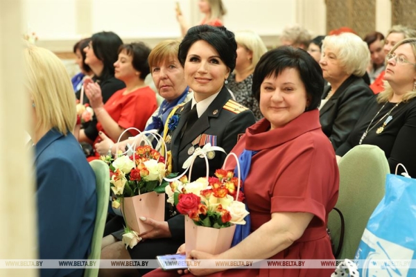 Победительниц конкурса "Женщина года - 2022" наградили в Минске Победительниц конкурса "Женщина года - 2022" наградили в Минске