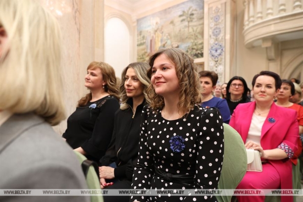 Победительниц конкурса "Женщина года - 2022" наградили в Минске Победительниц конкурса "Женщина года - 2022" наградили в Минске