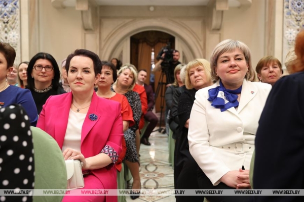 Победительниц конкурса "Женщина года - 2022" наградили в Минске Победительниц конкурса "Женщина года - 2022" наградили в Минске