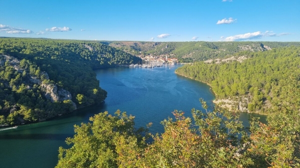 В Черногорию на 17-летней Alfa Romeo. Белорусы 24 дня колесили по Европе на своём автомобиле. Сколько денег ушло?