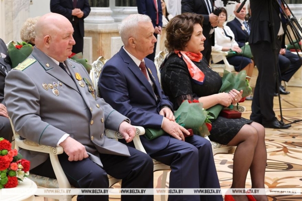 Праздник труда, секретное совещание Лукашенко с силовиками и боевое задание. Итоги знаковой недели Президента