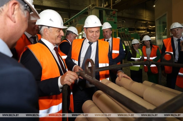 Сумма контрактов по итогам визита Головченко в Карелию и Мурманск составила около $100 млн Сумма контрактов по итогам визита Головченко в Карелию и Мурманск составила около $100 млн