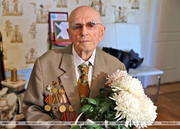 ФОТОРЕПОРТАЖ: В Беларуси чествуют ветеранов в преддверии Дня Победы ФОТОРЕПОРТАЖ: В Беларуси чествуют ветеранов в преддверии Дня Победы