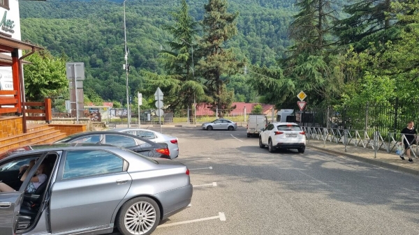 В Черногорию на 17-летней Alfa Romeo. Белорусы 24 дня колесили по Европе на своём автомобиле. Сколько денег ушло?