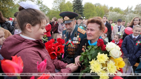 ФОТОРЕПОРТАЖ: В Беларуси чествуют ветеранов в преддверии Дня Победы ФОТОРЕПОРТАЖ: В Беларуси чествуют ветеранов в преддверии Дня Победы