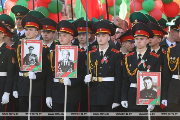 Правда Победы, приглашение на саммит в Нью-Йорк и старый новый праздник. Акценты символичной Недели Президента
