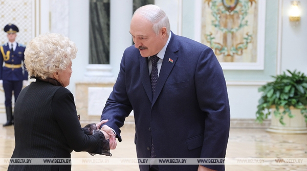 ФОТОРЕПОРТАЖ: В Беларуси чествуют ветеранов в преддверии Дня Победы ФОТОРЕПОРТАЖ: В Беларуси чествуют ветеранов в преддверии Дня Победы