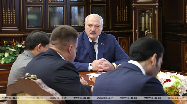 Готовность №1, безумство Киева, привет от команданте и Владимирский тяжеловоз. Итоги резонансной недели Президента Готовность №1, безумство Киева, привет от команданте и Владимирский тяжеловоз. Итоги резонансной недели Президента