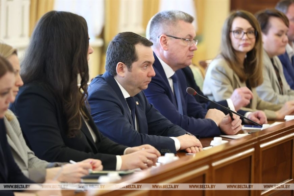 Сумма контрактов по итогам визита Головченко в Карелию и Мурманск составила около $100 млн Сумма контрактов по итогам визита Головченко в Карелию и Мурманск составила около $100 млн