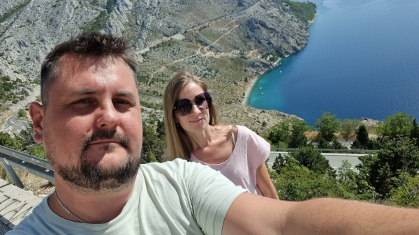 В Черногорию на 17-летней Alfa Romeo. Белорусы 24 дня колесили по Европе на своём автомобиле. Сколько денег ушло?