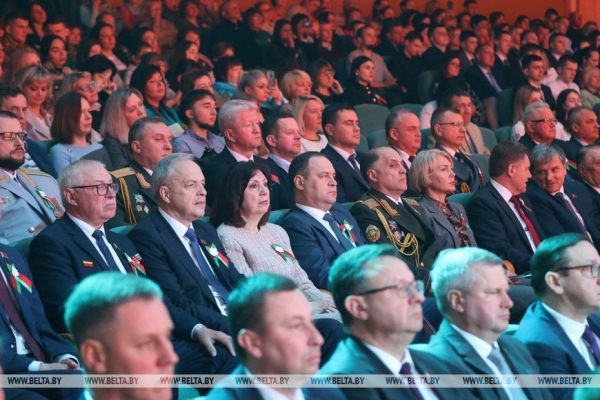 Головченко: настоящие герои войны - труженики тыла, ставшие лучшим примером для нынешнего поколения Головченко: настоящие герои войны - труженики тыла, ставшие лучшим примером для нынешнего поколения