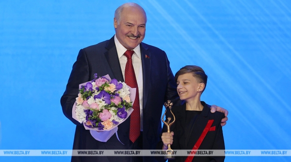 По этому фестивалю знают и оценивают Беларусь. Как Лукашенко спасал "Славянский базар" По этому фестивалю знают и оценивают Беларусь. Как Лукашенко спасал "Славянский базар"