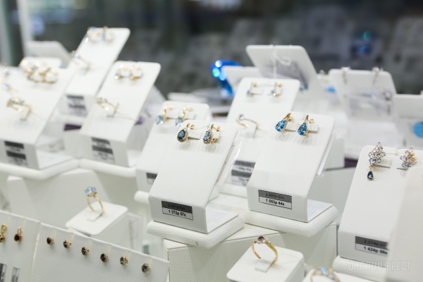 Новый ювелирный магазин «DIAMANTE» открылся на Московской в Бресте. Ослепительные скидки до 80% на все украшения Новый ювелирный магазин «DIAMANTE» открылся на Московской в Бресте. Ослепительные скидки до 80% на все украшения