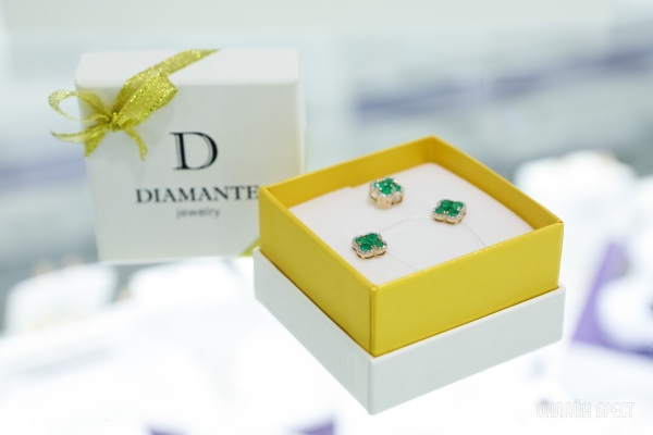 Новый ювелирный магазин «DIAMANTE» открылся на Московской в Бресте. Ослепительные скидки до 80% на все украшения Новый ювелирный магазин «DIAMANTE» открылся на Московской в Бресте. Ослепительные скидки до 80% на все украшения