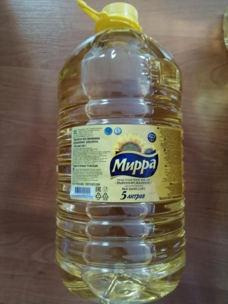 В Беларуси запретили продавать три вида популярного подсолнечного масла и сладости российского производства