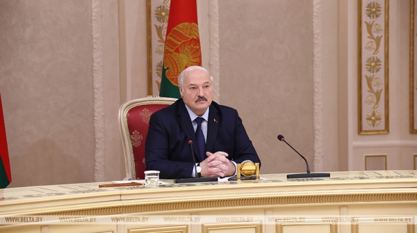Лукашенко оценил объем торговли с Липецкой областью: неплохая цифра, но полмиллиарда лучше Лукашенко оценил объем торговли с Липецкой областью: неплохая цифра, но полмиллиарда лучше