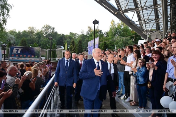 Лукашенко: настоящее искусство фестиваля в Витебске объединяет народы и государства Лукашенко: настоящее искусство фестиваля в Витебске объединяет народы и государства