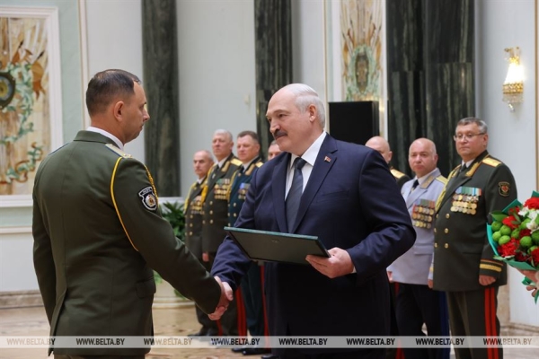 Лукашенко: Беларусь принимает зеркальные меры по защите суверенитета государства