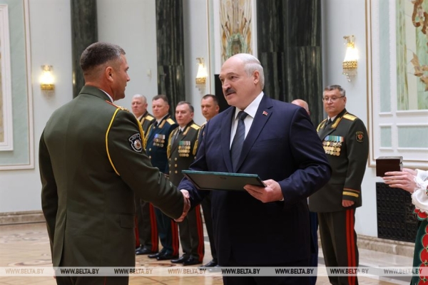 Лукашенко: Беларусь принимает зеркальные меры по защите суверенитета государства