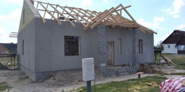 Сколько стоит построить дом с господдержкой и по упрощенной схеме: стали известны цифры и условия
