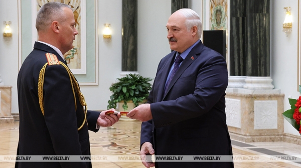 Лукашенко раскрыл все карты: правда о "Вагнере", ядерная бомба и битва за мир. Итоги сенсационной недели Президента Лукашенко раскрыл все карты: правда о "Вагнере", ядерная бомба и битва за мир. Итоги сенсационной недели Президента