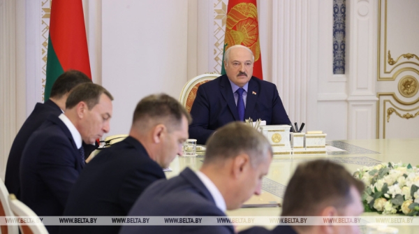 Лукашенко на совещании о создании портовых мощностей: нужно окончательно определиться Лукашенко на совещании о создании портовых мощностей: нужно окончательно определиться