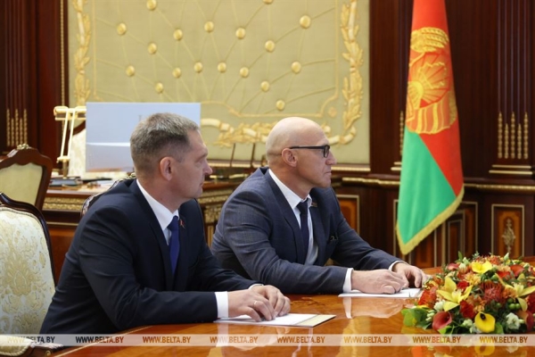 Лукашенко обозначил задачи и отметил уникальность кадровых решений по министрам ЖКХ и Минтранса Лукашенко обозначил задачи и отметил уникальность кадровых решений по министрам ЖКХ и Минтранса
