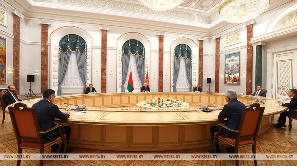 Как пытались завербовать Лукашенко и в чем сила Беларуси. Разбираемся в белорусской политике Как пытались завербовать Лукашенко и в чем сила Беларуси. Разбираемся в белорусской политике