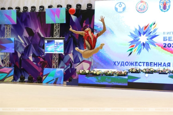 "Здесь красота, талант и сила". Первыми в борьбу за медали Игр вступили гимнастки "Здесь красота, талант и сила". Первыми в борьбу за медали Игр вступили гимнастки