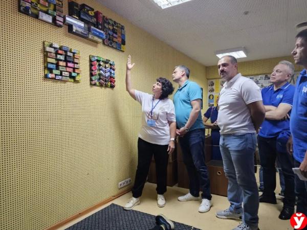 Губернатор Минщины выделит 100 тыс. рублей на развитие СДЮШОР в Борисове Губернатор Минщины выделит 100 тыс. рублей на развитие СДЮШОР в Борисове