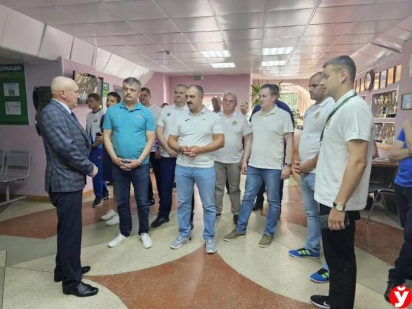 Губернатор Минщины выделит 100 тыс. рублей на развитие СДЮШОР в Борисове Губернатор Минщины выделит 100 тыс. рублей на развитие СДЮШОР в Борисове