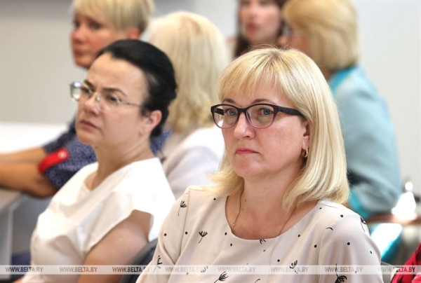 Устный экзамен или ЦЭ? Сергеенко в Витебске обсудил с педагогами вопросы образования Устный экзамен или ЦЭ? Сергеенко в Витебске обсудил с педагогами вопросы образования