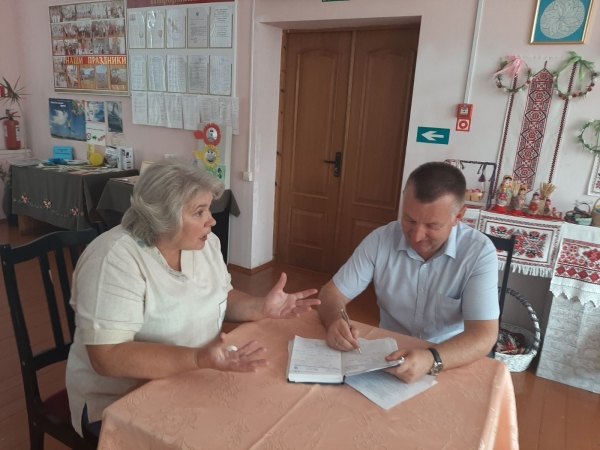 В Стародорожском районе депутатский корпус провел Единый день приема граждан В Стародорожском районе депутатский корпус провел Единый день приема граждан