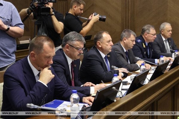 Устранить все замечания до 1 сентября. Какие задачи поставил Головченко в сфере образования Устранить все замечания до 1 сентября. Какие задачи поставил Головченко в сфере образования