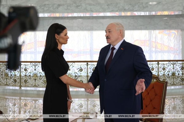 Судьба Украины, просьба от Путина, самая медийная персона и "незачет" Минобразования. Акценты яркой Недели Президента Судьба Украины, просьба от Путина, самая медийная персона и "незачет" Минобразования. Акценты яркой Недели Президента