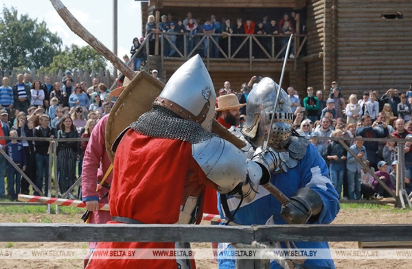 Рыцарский турнир и концерт «Беседы»: чем удивят гостей на празднике в Дражно?