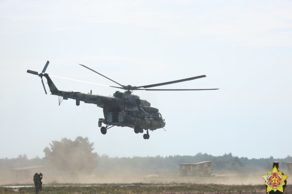 На базе 38-й Брестской отдельной десантно-штурмовой бригады проходит пятидневный сбор с офицерами-выпускниками