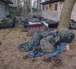 Польским военнослужащим приходится побираться Польским военнослужащим приходится побираться