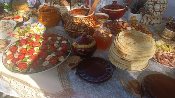 Посмотрите, какие колоритные &laquo;сельские подворья&raquo; приглашают гостей районных &laquo;Дожинок&raquo;!